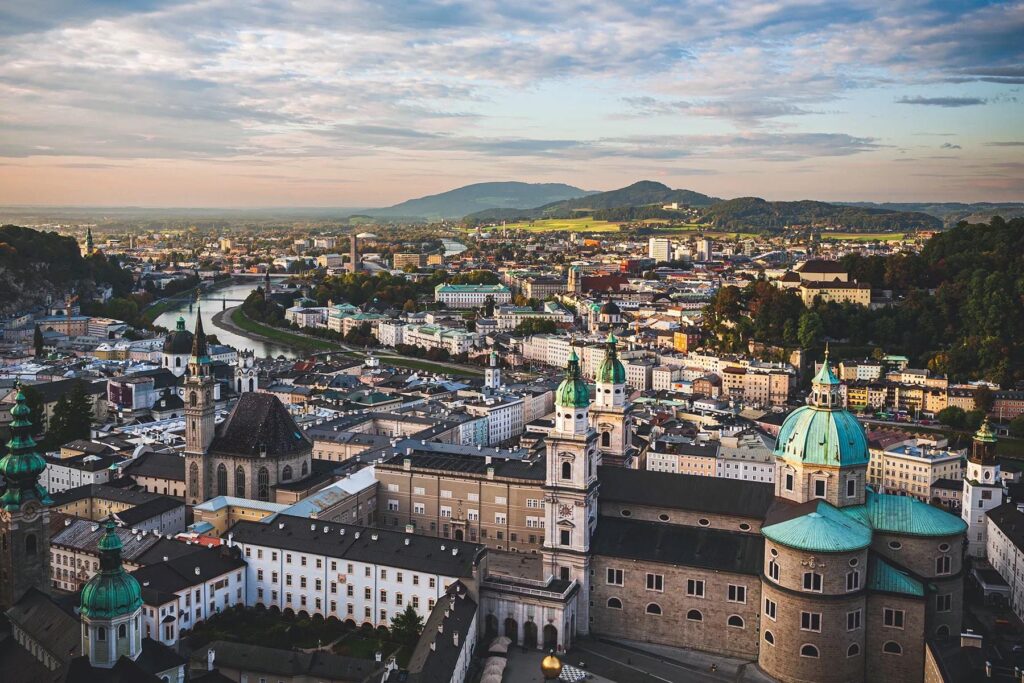 Salzburg bij zonsondergang