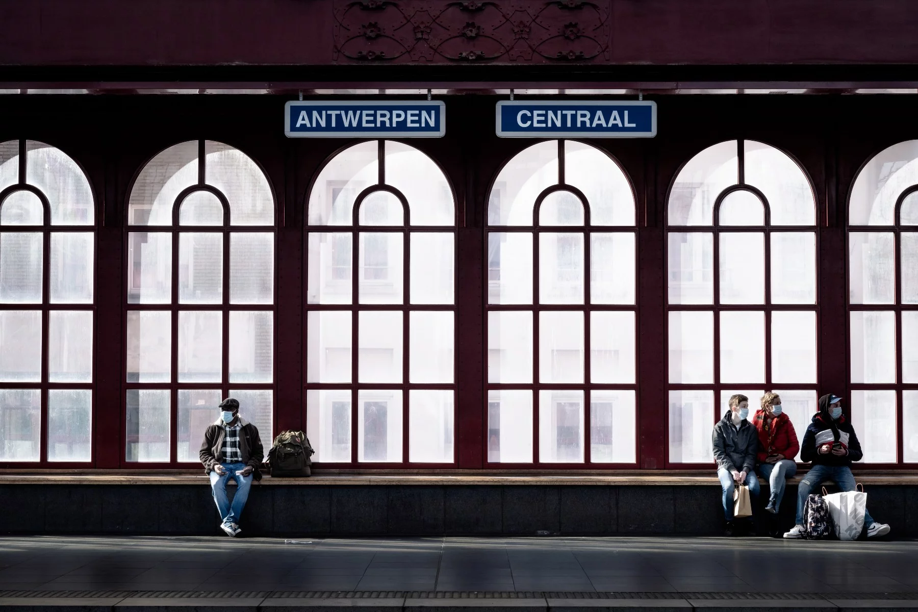 People keeping their (social) distance at Antwerp Central Station.