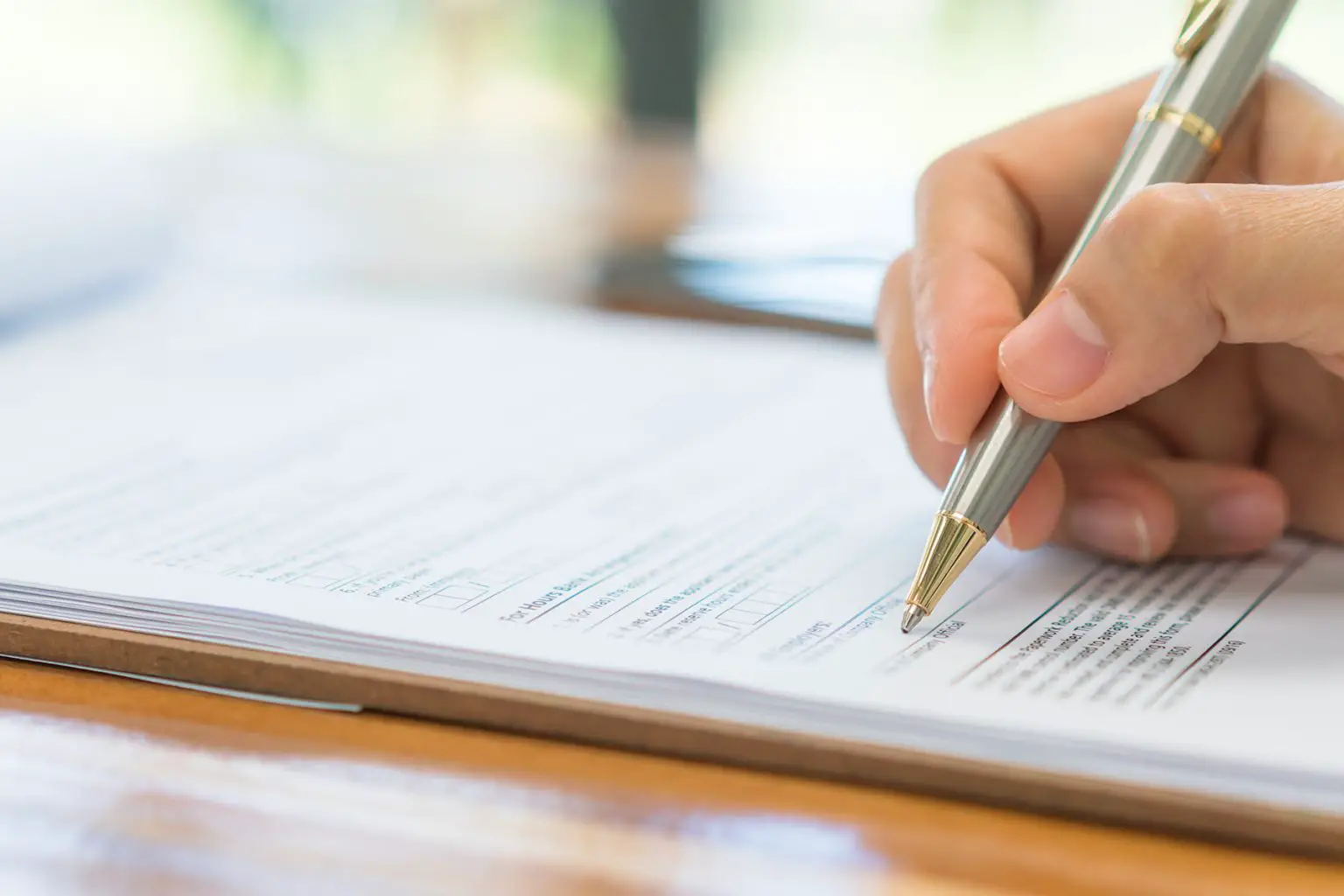 making a complaint about an insurance company: signing a form