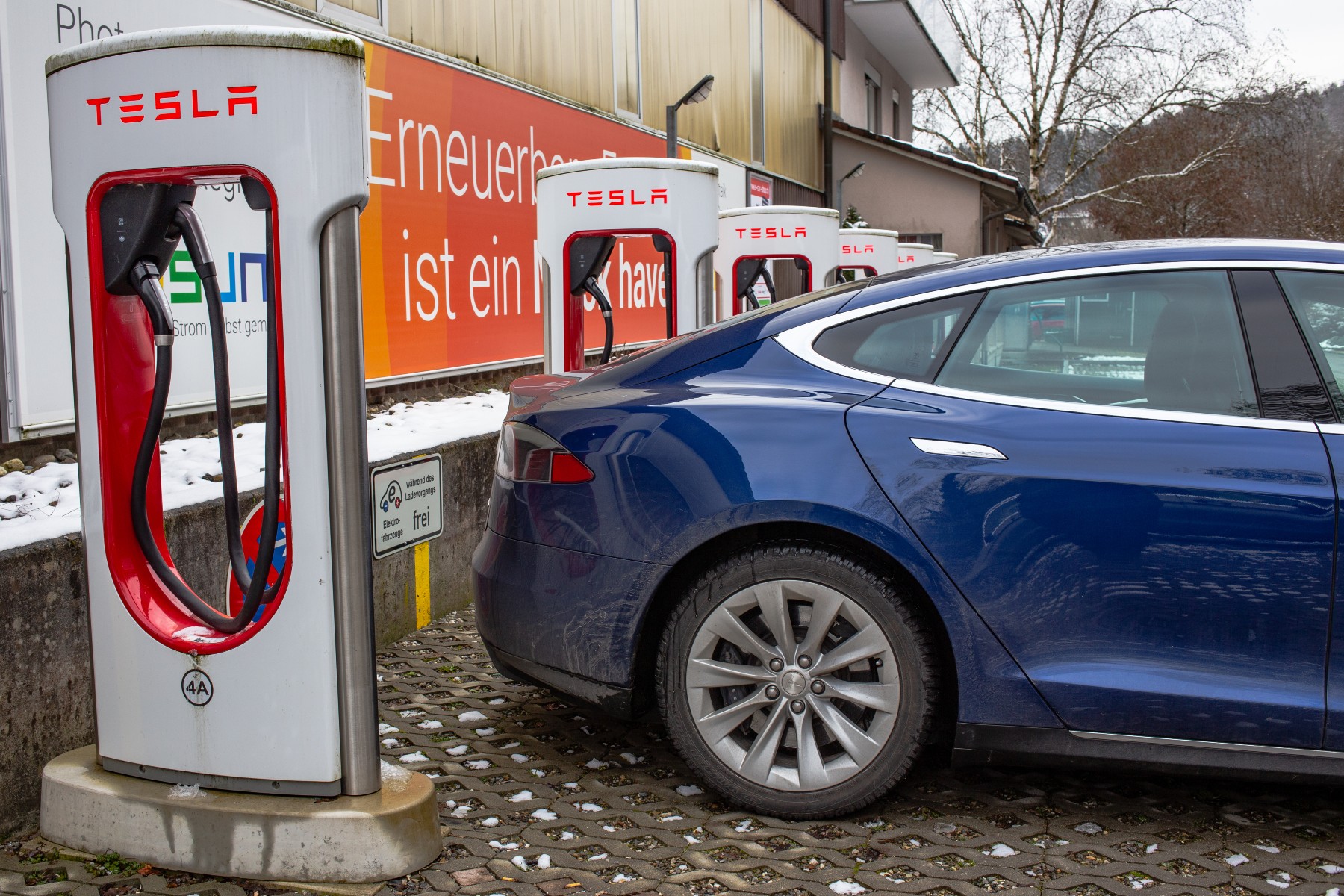 electric car charging in Switzerland 