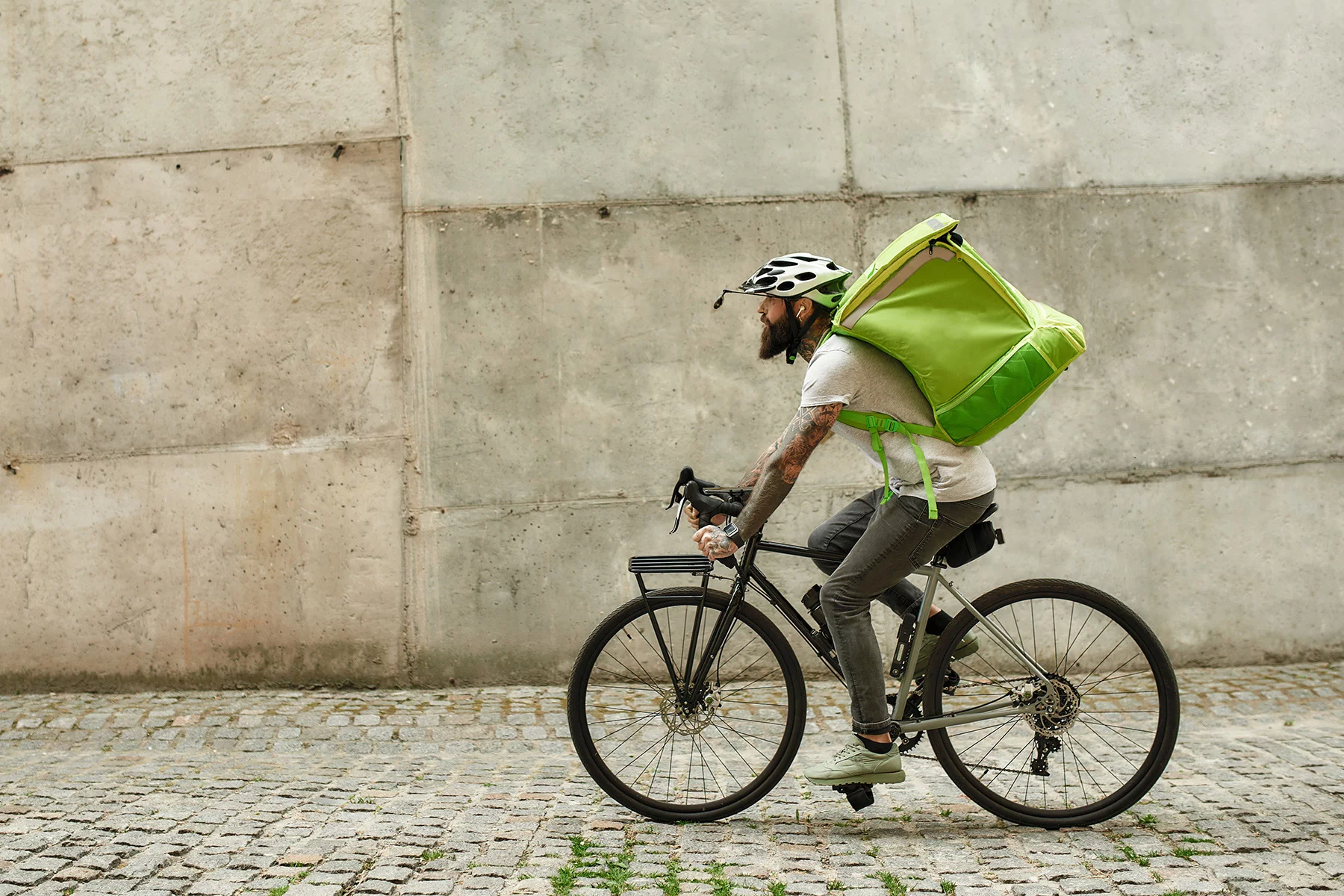 Bike couriers are in one of the worst-paid professions in Switzerland