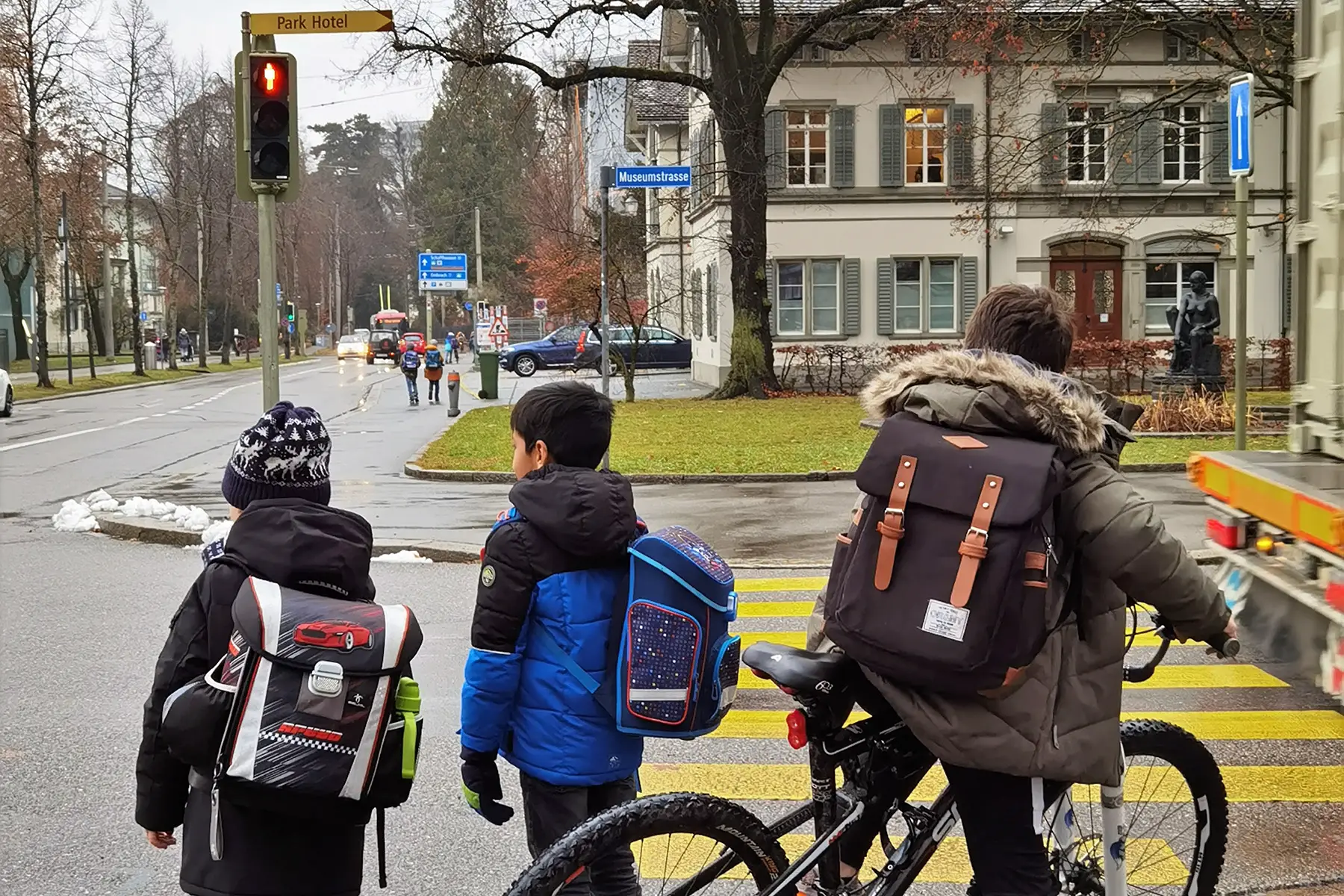 A group of children heading to school in Winterthur