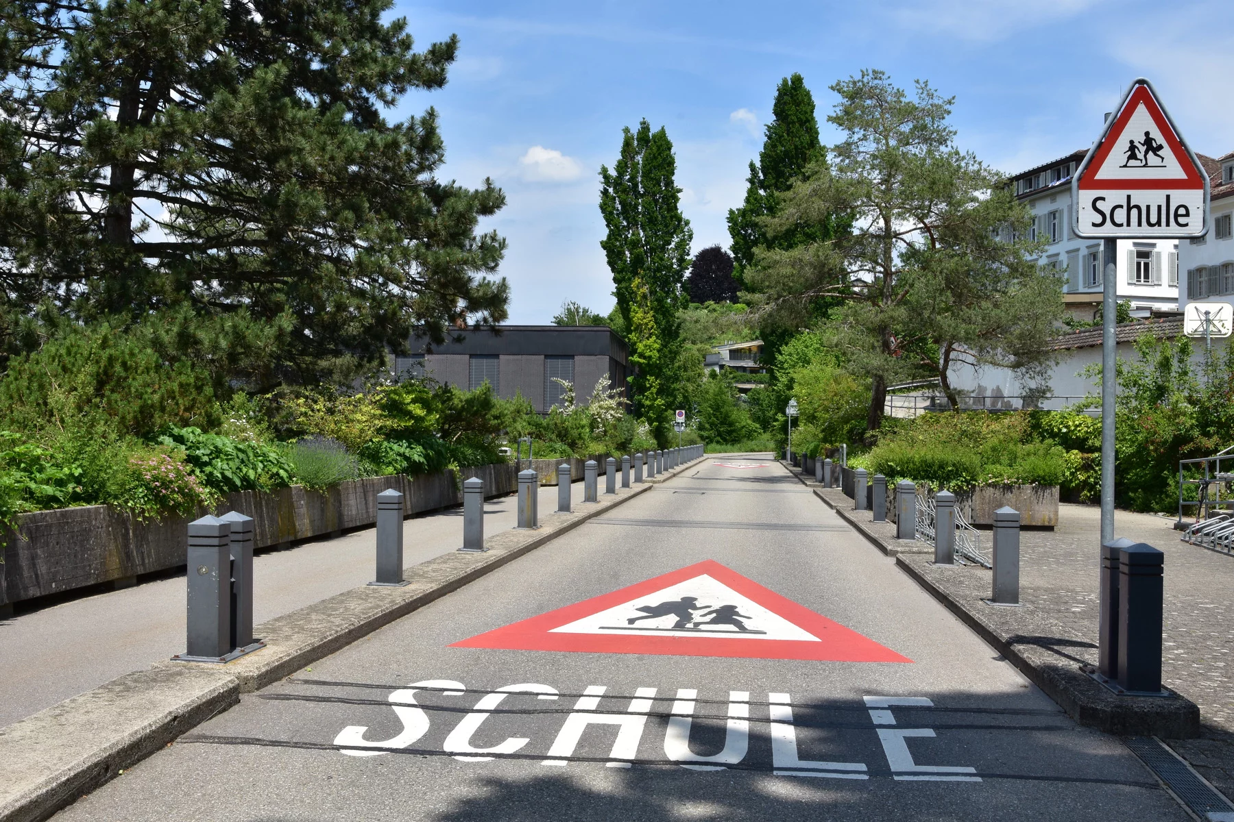 school road sign in German - schule