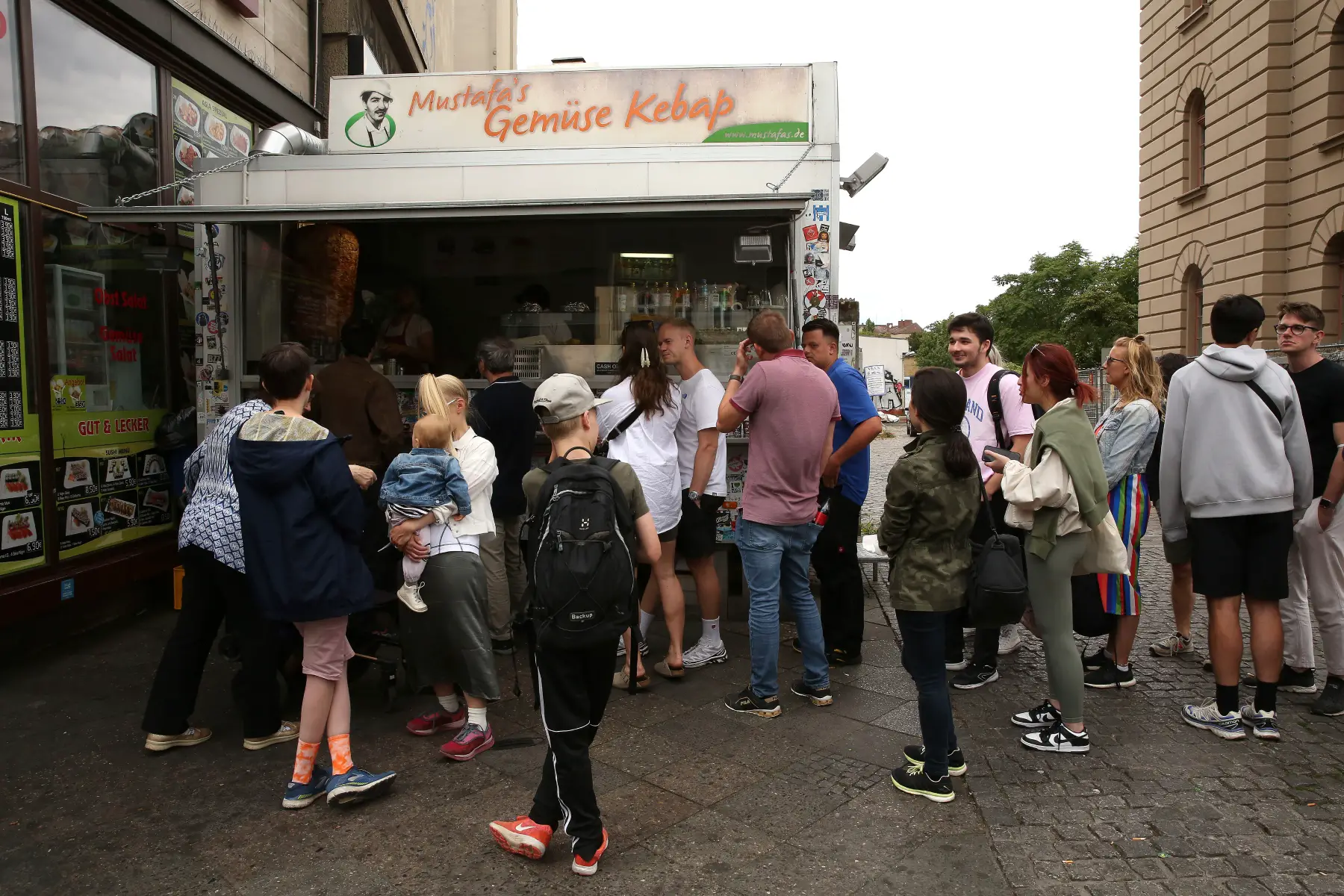 Line outside kebab street vendor in Berlin