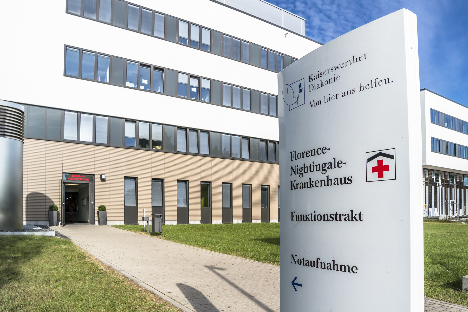 The emergency room entrance to Florence Nightingale Hospital in Düsseldorf, Germany 
