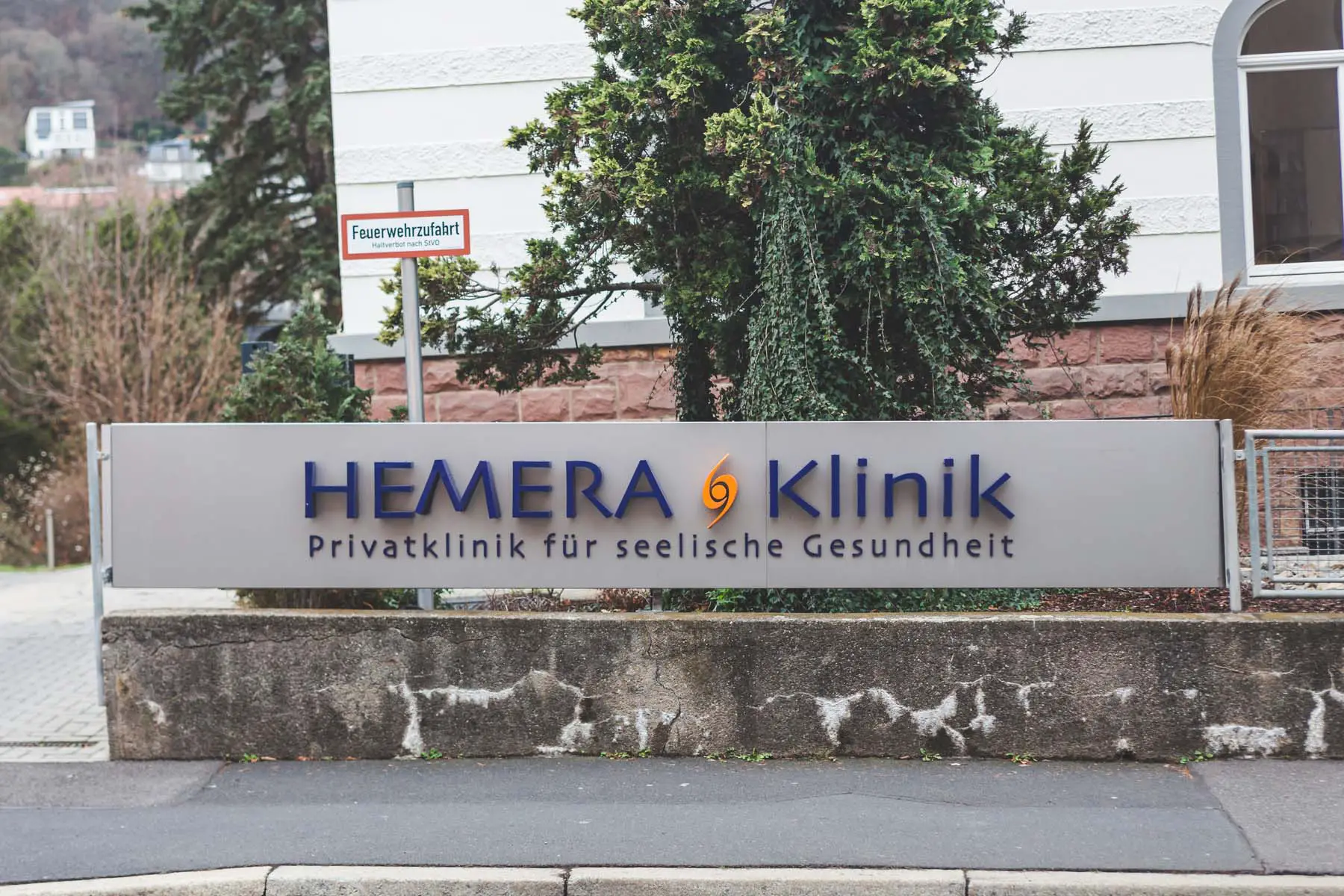 A sign outside the Hemera Klinik in Bad Kissingen reads 