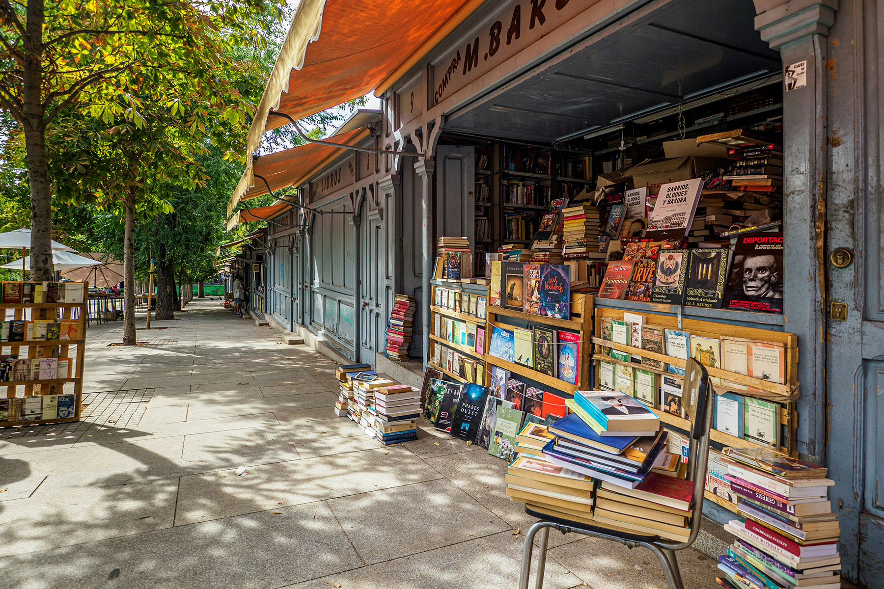 A book stall in Parque del Retiro