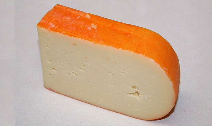 Top foods to try in the Balearic Islands: Maó Cheese