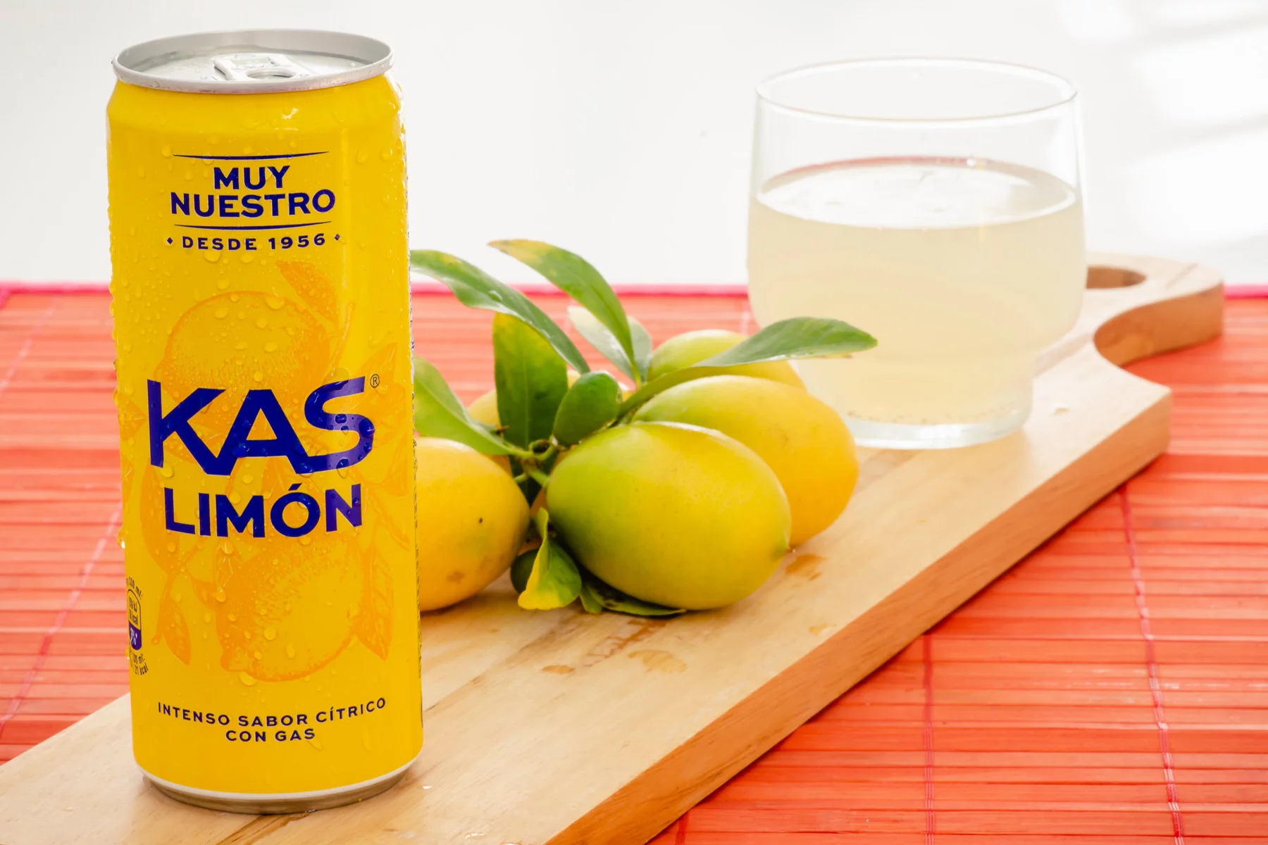 Spanish drinks: Kas lemon flavor soda drink