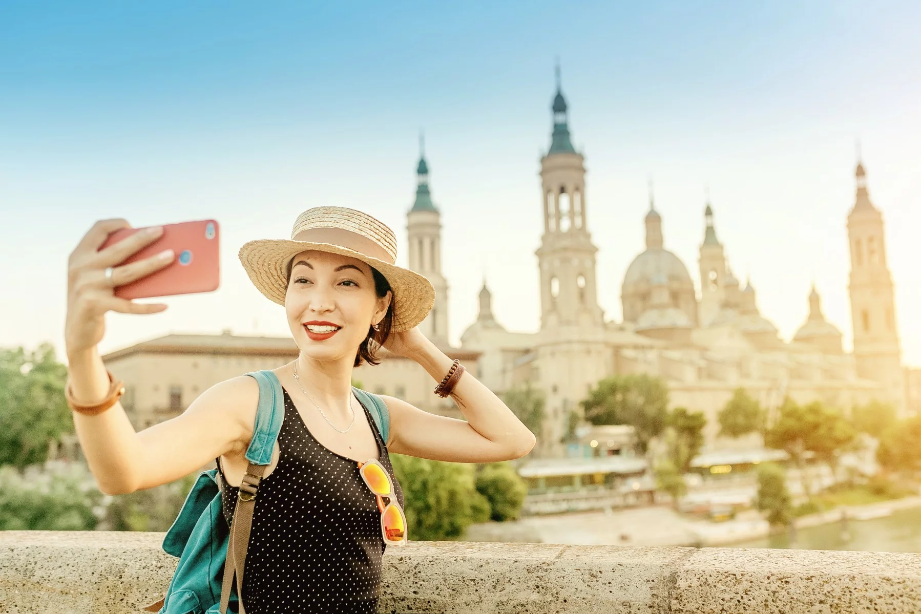 expat woman taking a selfie in Zaragoza Spain