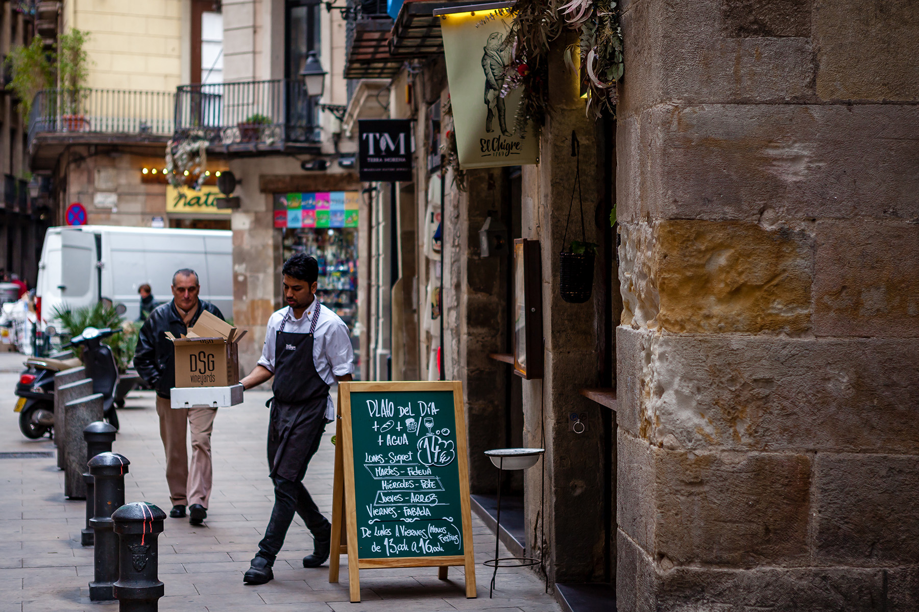 Restaurants and bars in El Raval, Barcelona