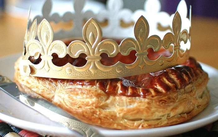 Christmas in France traditions: French king cake