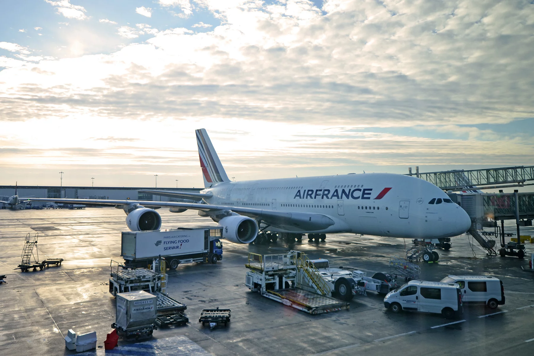 Air freight removals to France