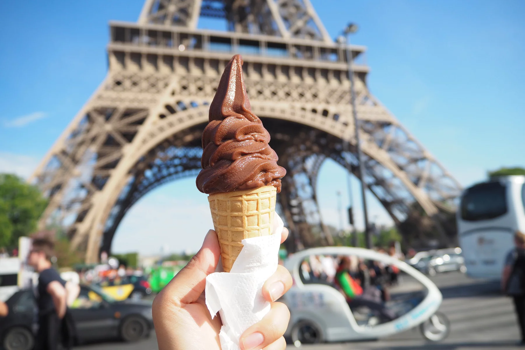Ice cream in front of the Eiffel Tower