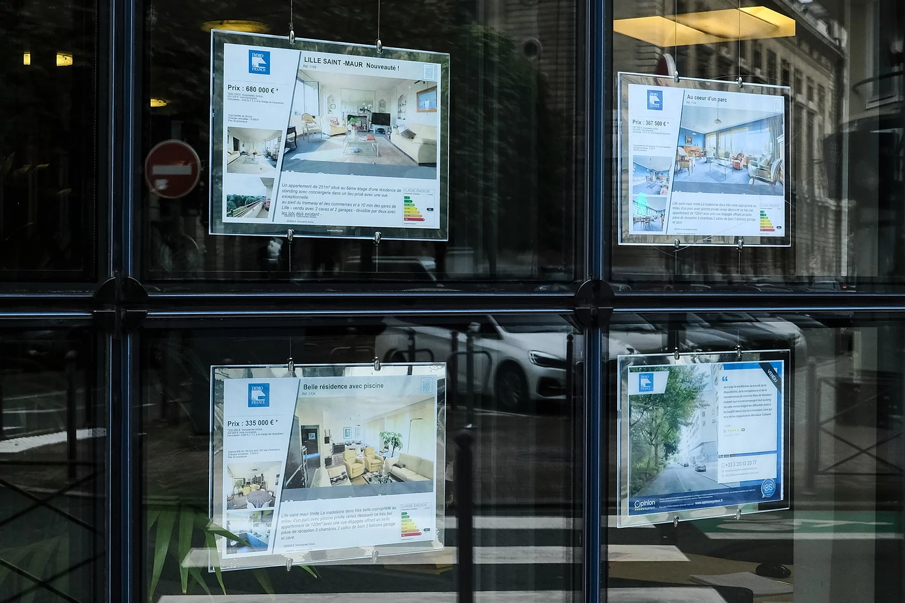 Window of an estate agent in Lille