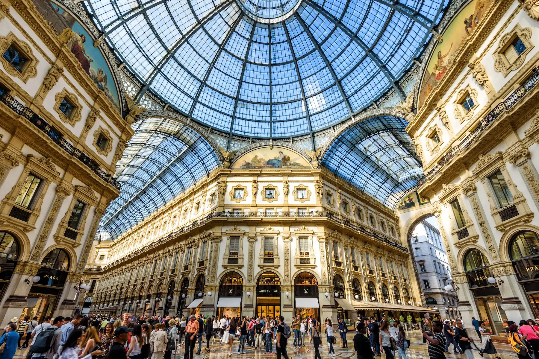 Crowds at the Galleria Vittorio Emanuele II in Milan