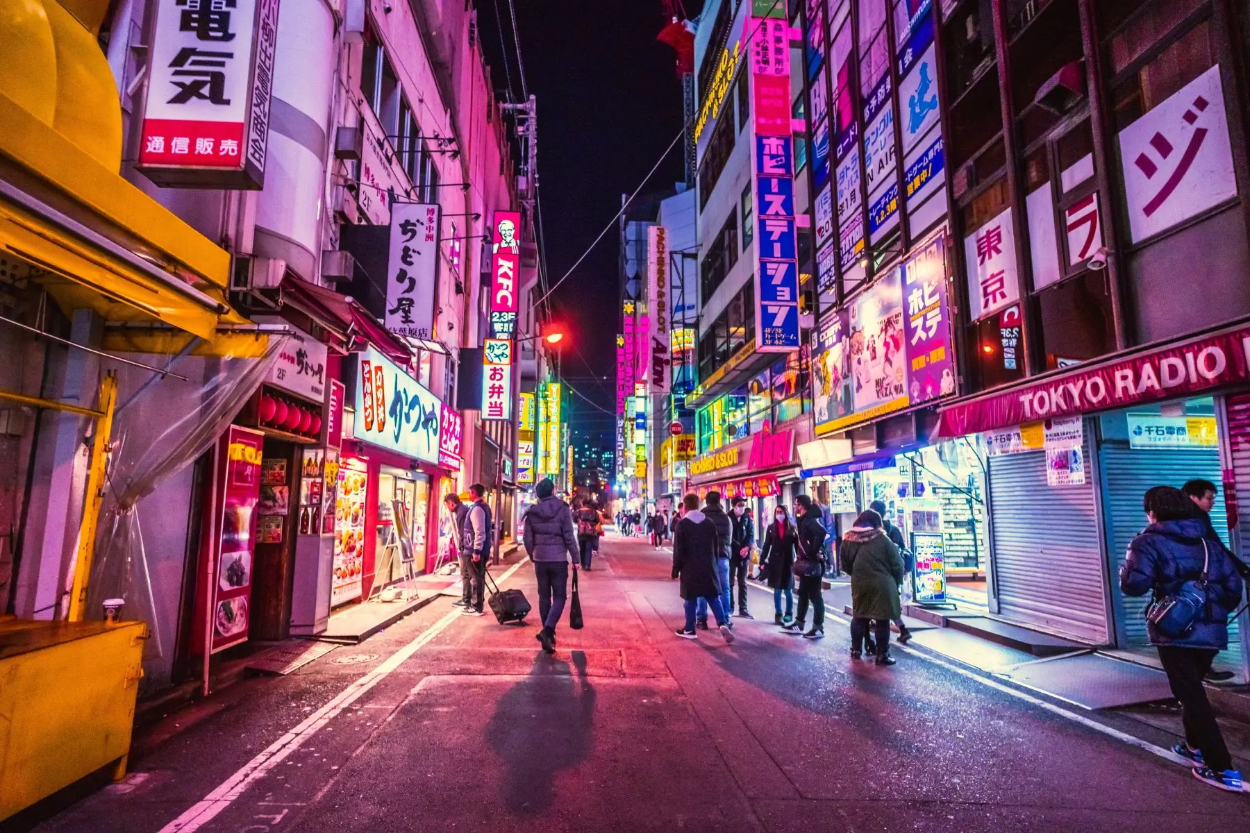 Night street scene in Tokyo