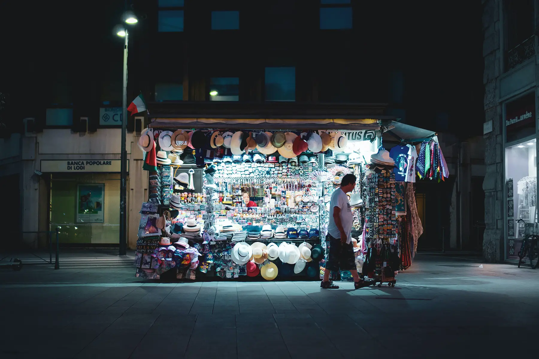 Night kiosk in Milano, Italy
