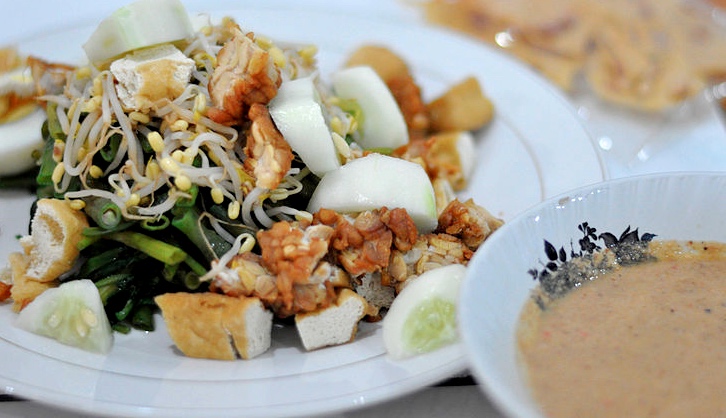 Indonesian food: Gado gado