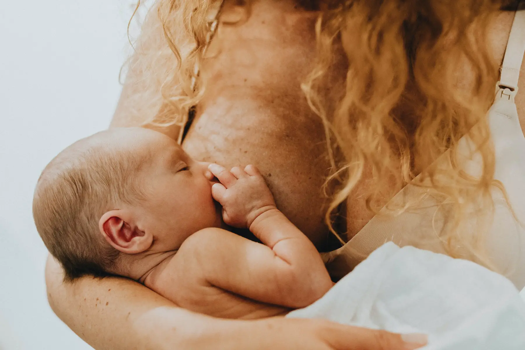 Dutch woman breastfeeding baby