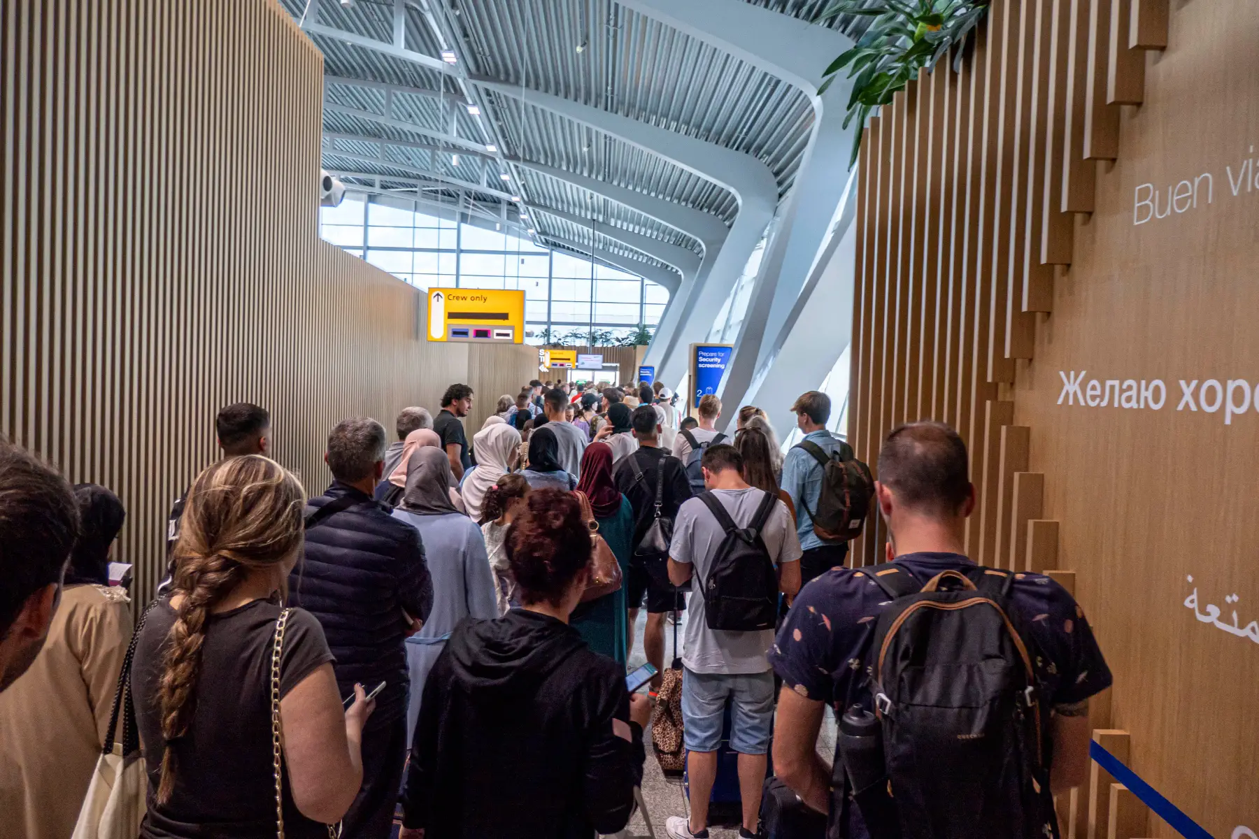 Line forming outside of Eindhoven airport security