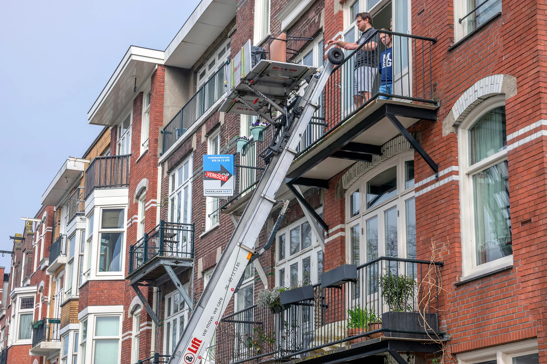 Movers using a moving lift in Amsterdam