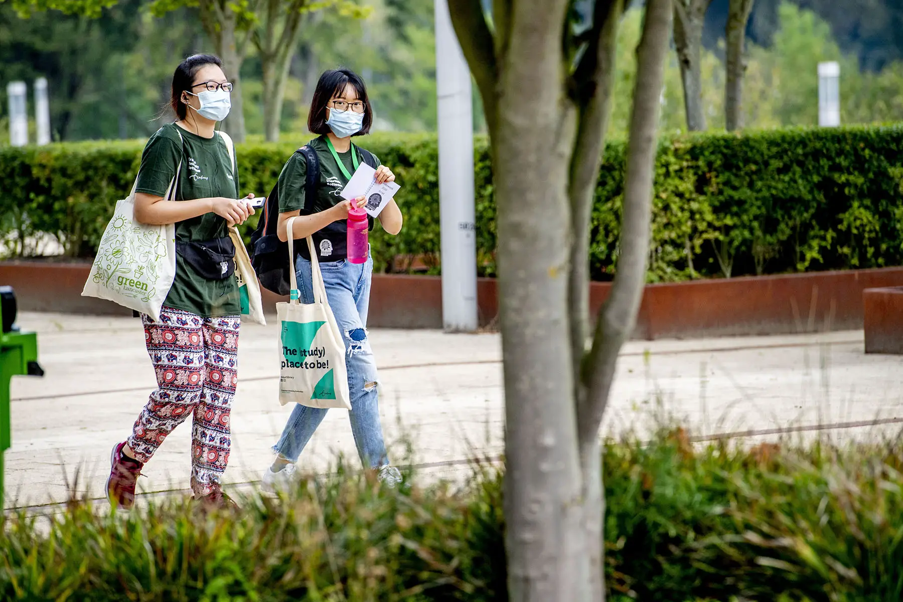 Two students wearing face masks during Eurekaweek 2020, the introduction week for the new academic year for Erasmus University Rotterdam.