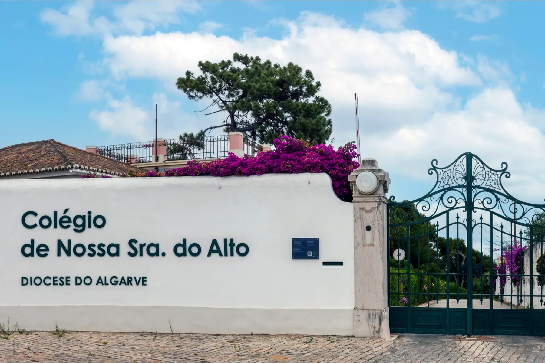 Colégio De Nossa Senhora Do Alto Catholic school in Faro, Portugal