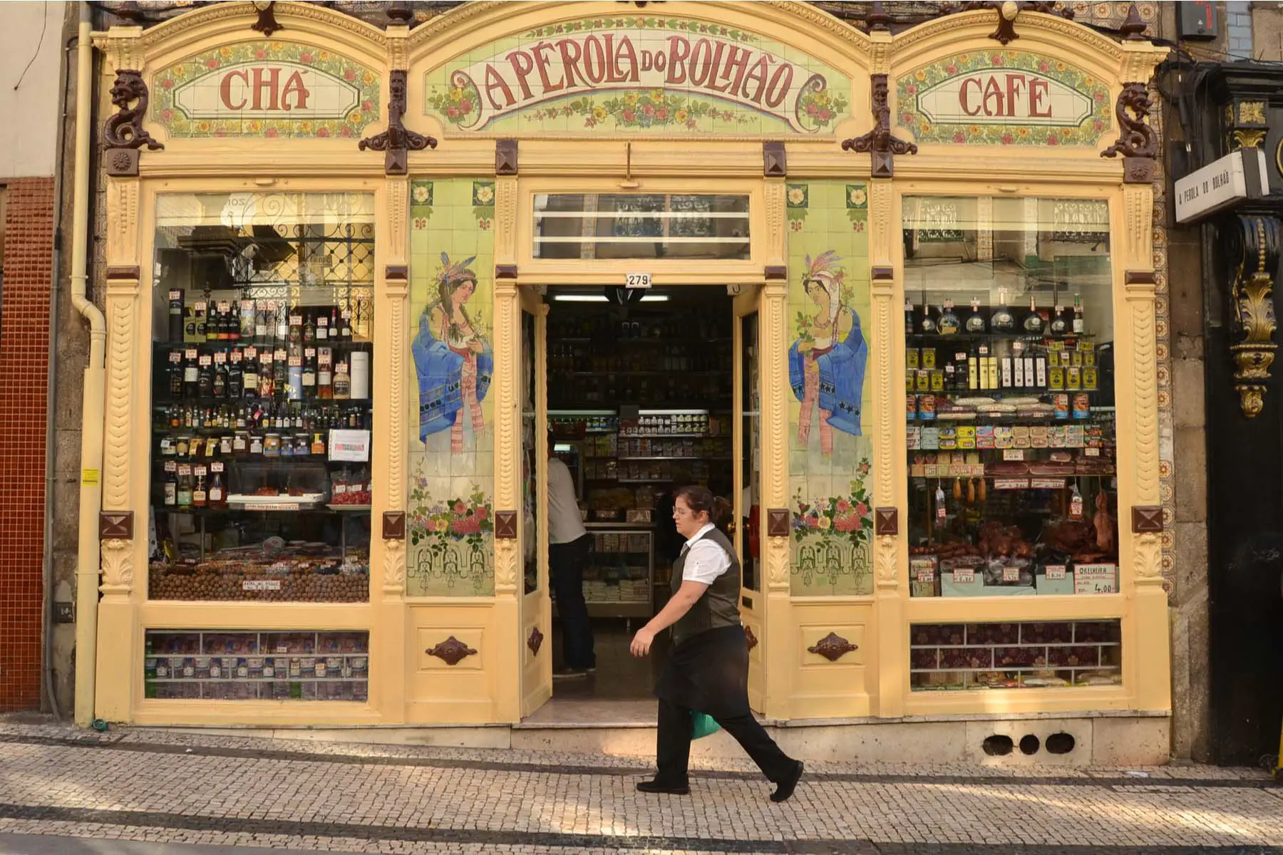liquor store in Portugal