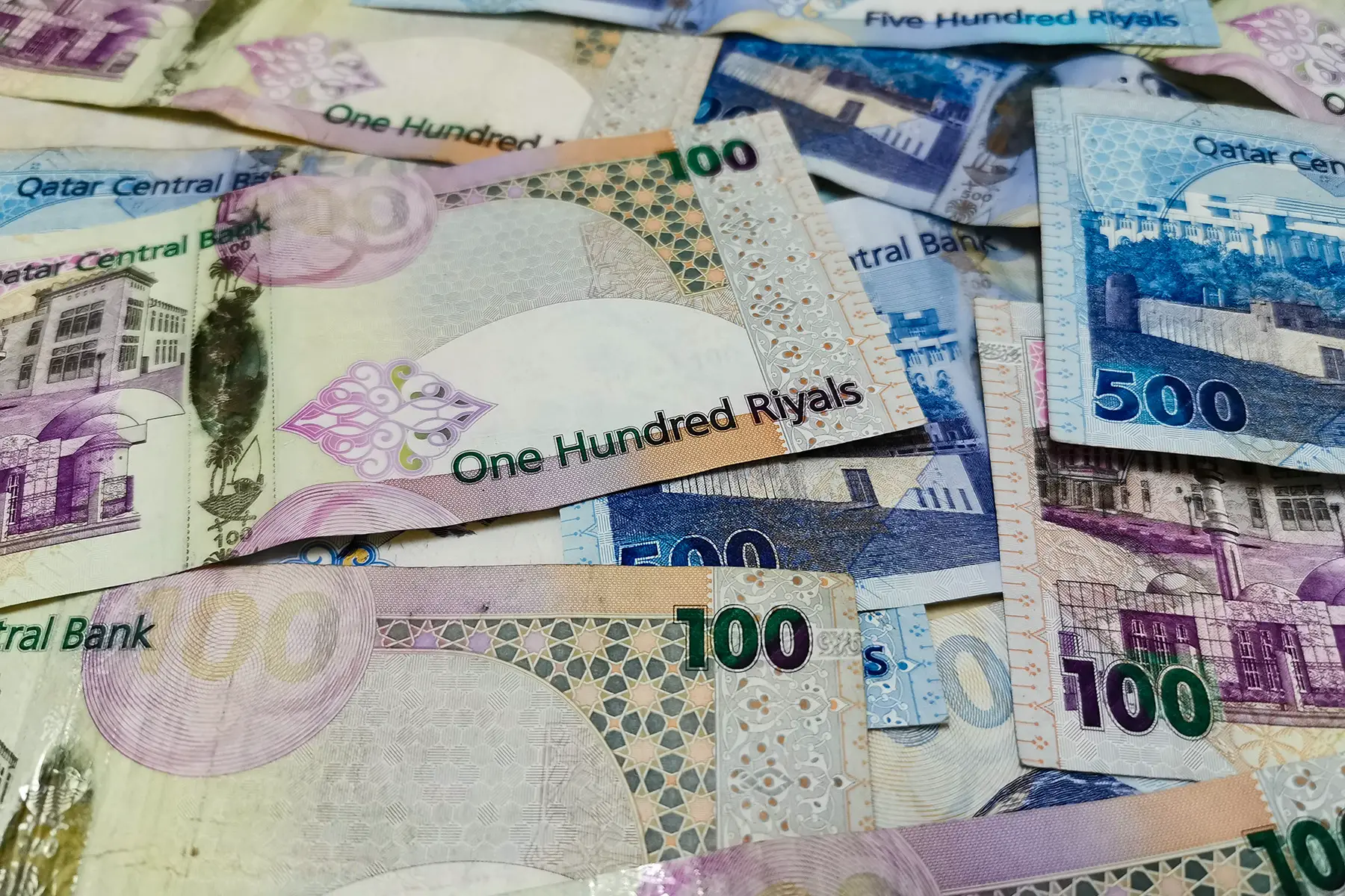 Qatari riyal bills