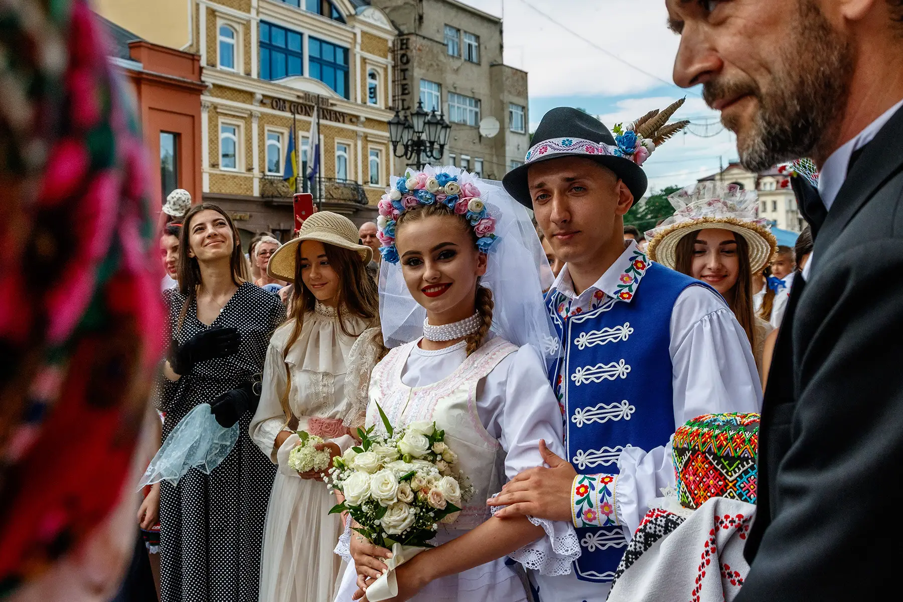Traditional Ukrainian wedding clothing