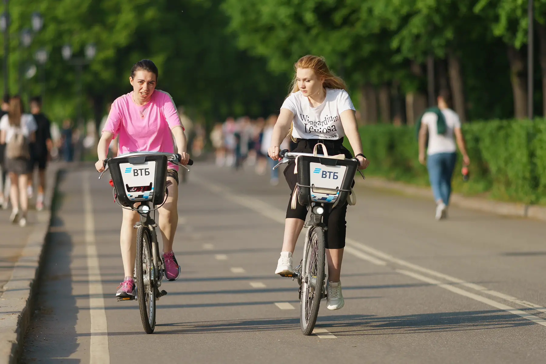 Women on rental bikes in Moscow