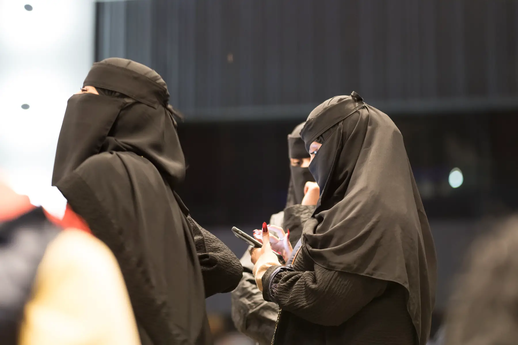 Women wearing niqab in Saudi Arabia