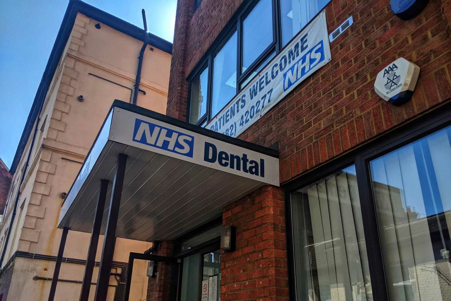 Sign of an NHS dentist, somewhere in the UK