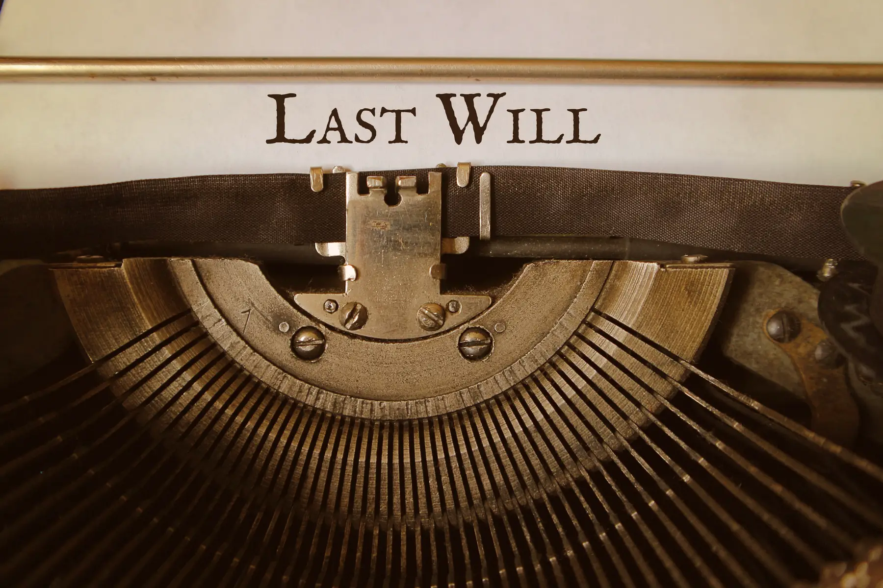 Typing a last will on a typewriter