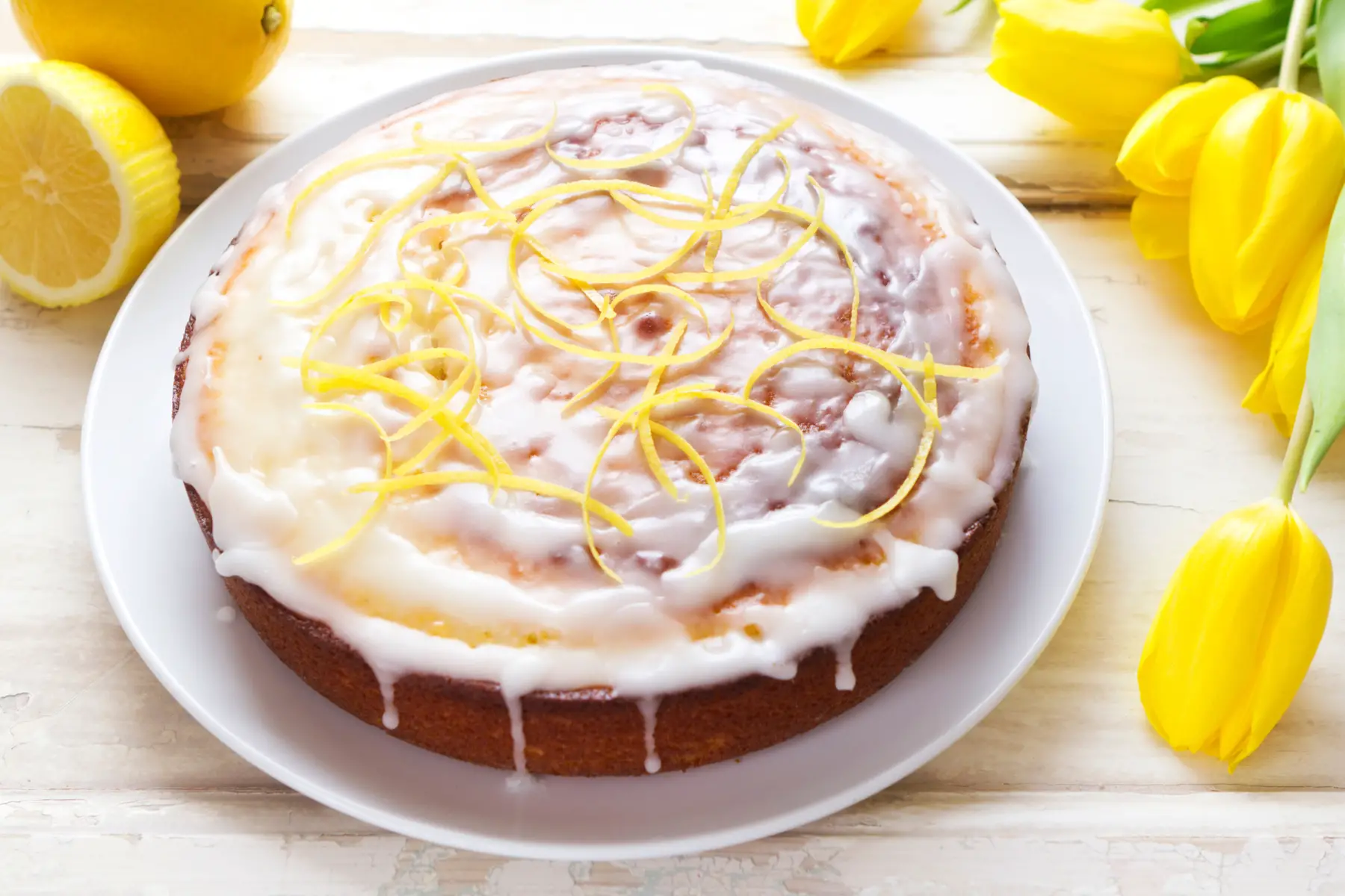 Lemon drizzle cake