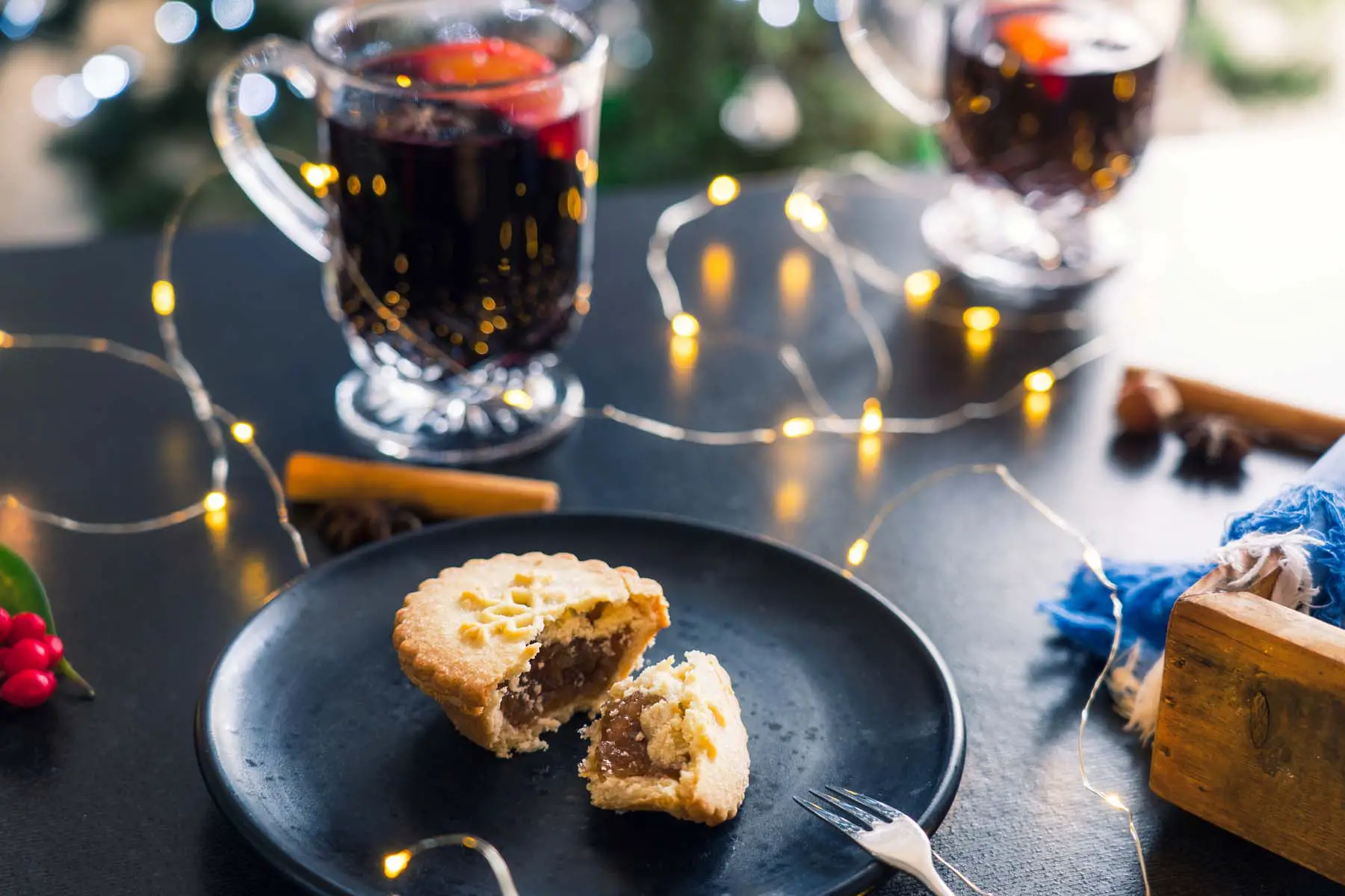 mulled wine and mince pies