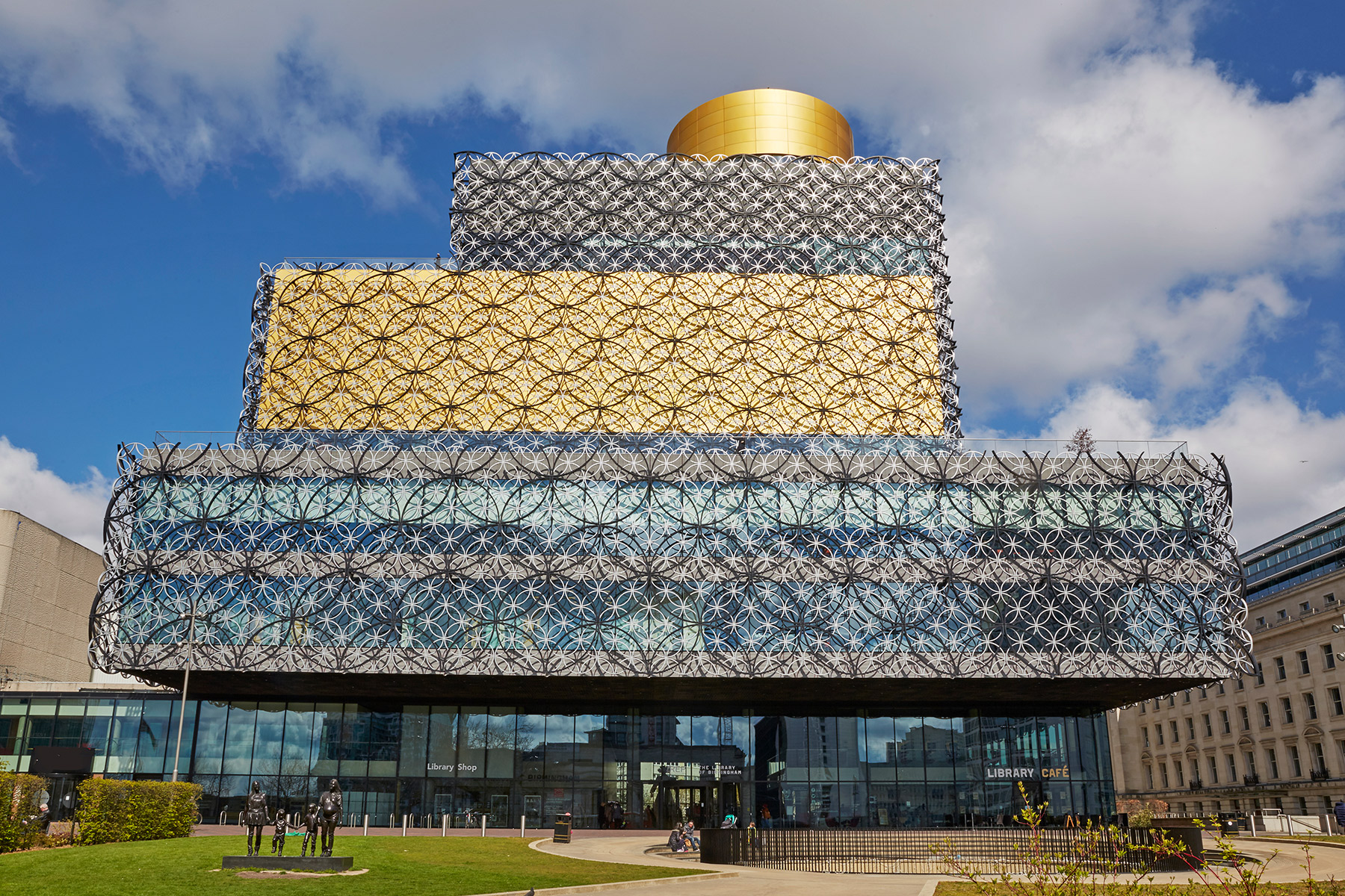 Library of Birmingham, large, modern building with criss-crossing circle decoration