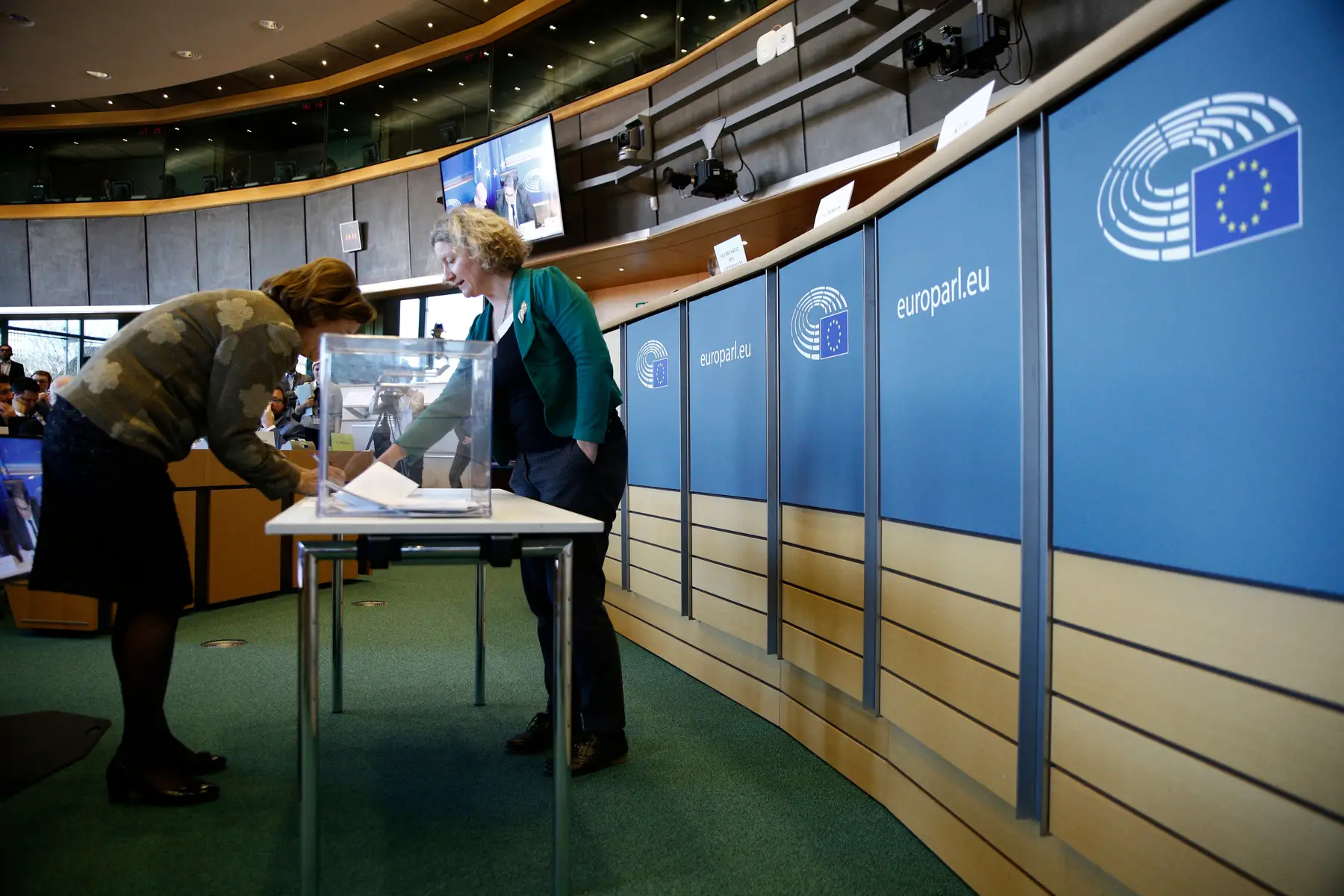 European Parliament ballot casting